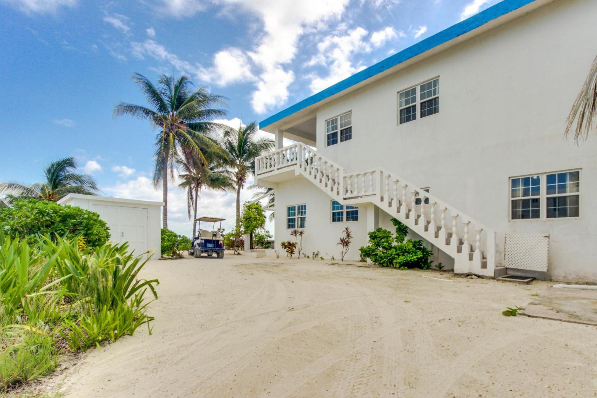 View The Blue Villa San Pedro  Room photo