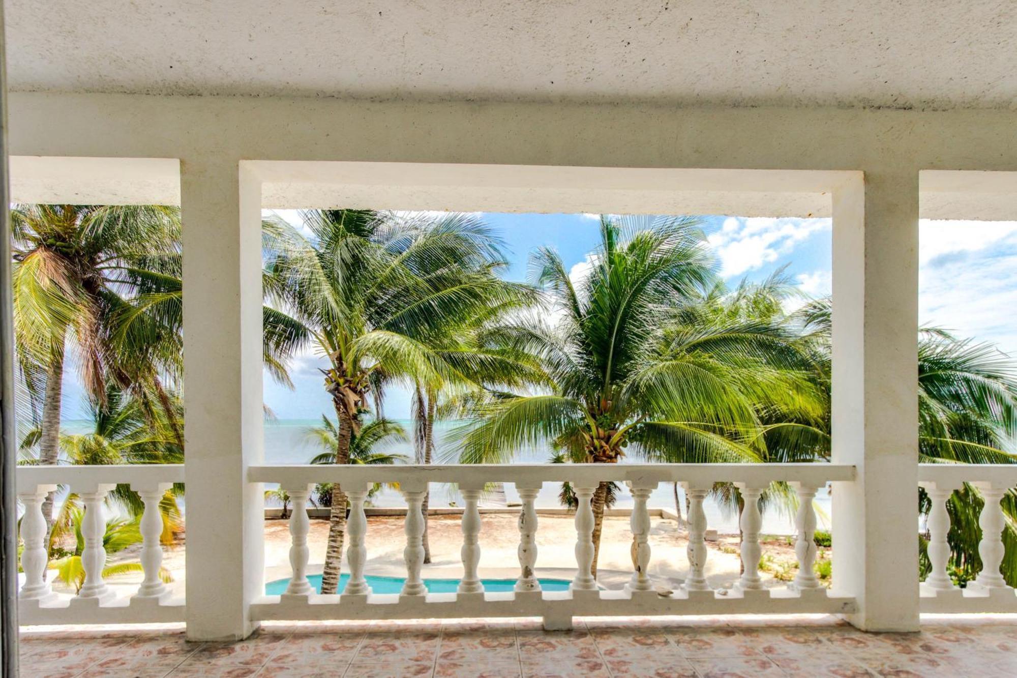 View The Blue Villa San Pedro  Room photo